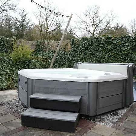 De Elysium Met Prive Jacuzzi En Sauna 2-persoons *